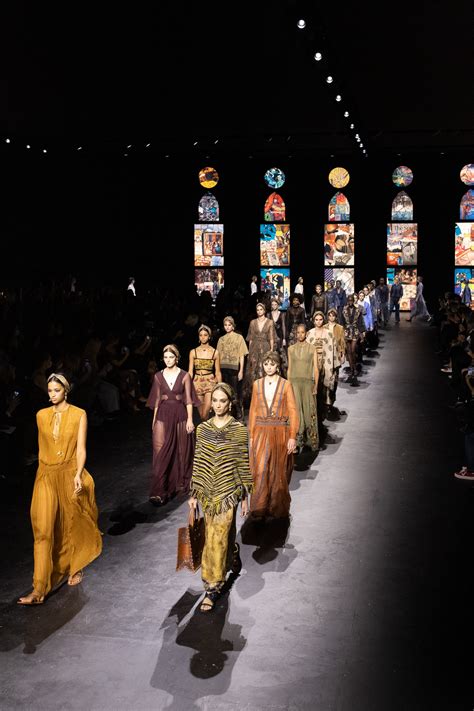 défilé printemps été 2021 dior|défilé christian dior haute couture printemps été 2021 .